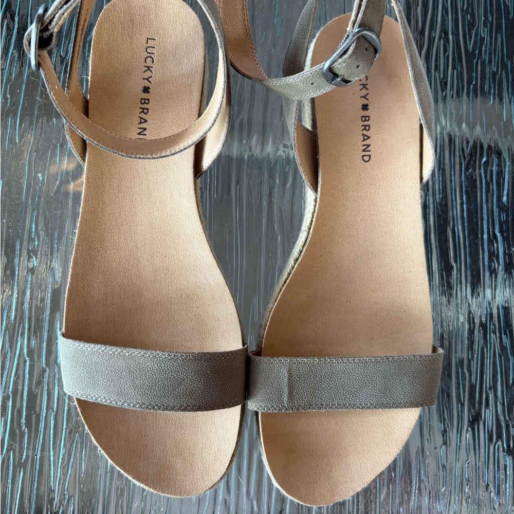 Lucky Brand Tan Minimalist Sandals